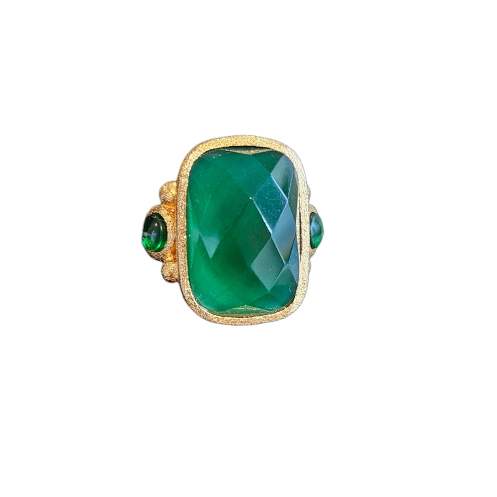 NWT - Elegant Green Gemstone Ring - Size 8